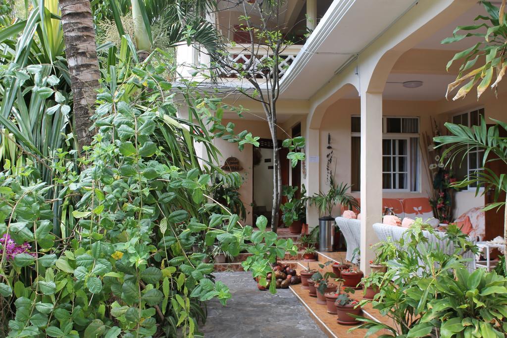 Villa Le Chapo Port Mathurin Esterno foto